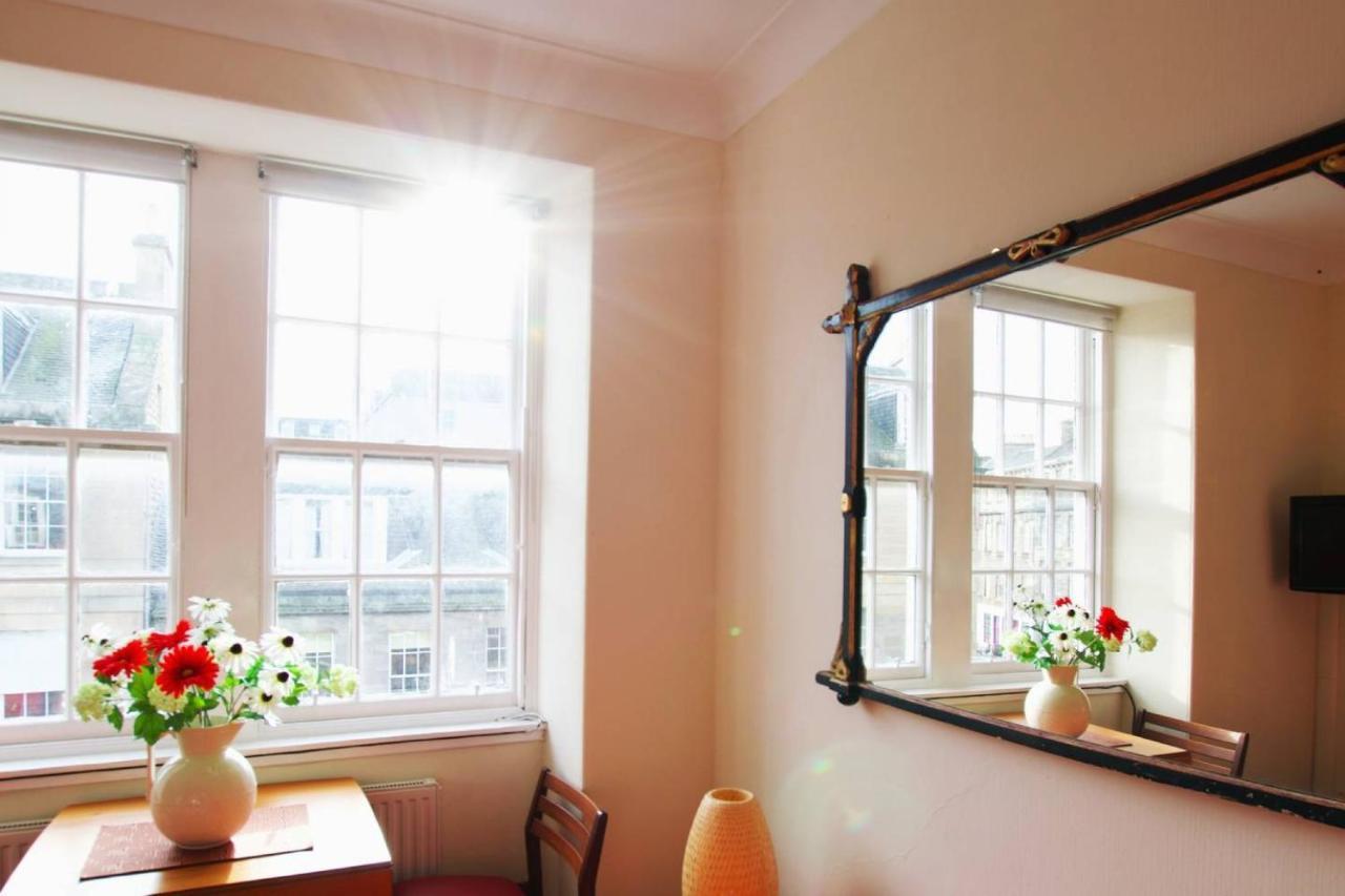 אדינבורו Joivy Bright Flat With Workspace In New Town מראה חיצוני תמונה