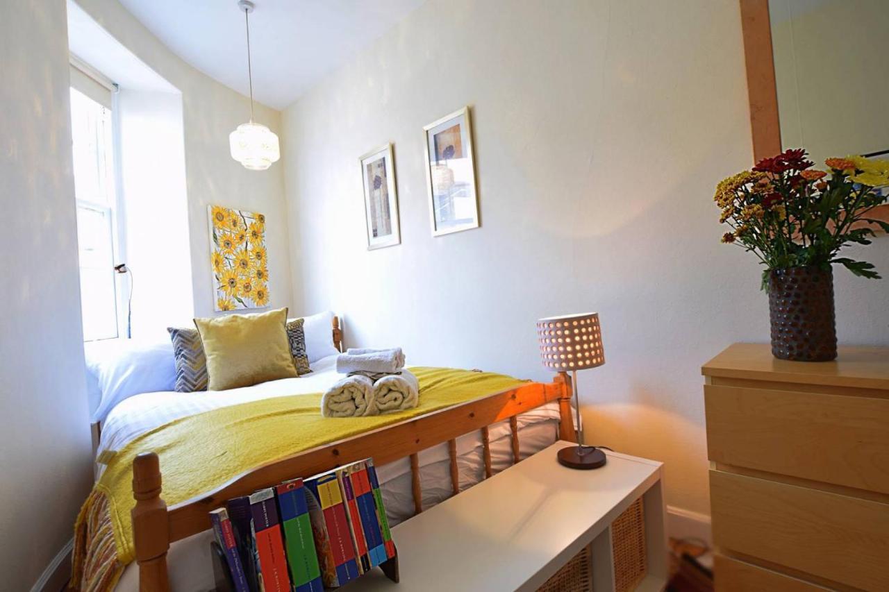 אדינבורו Joivy Bright Flat With Workspace In New Town מראה חיצוני תמונה
