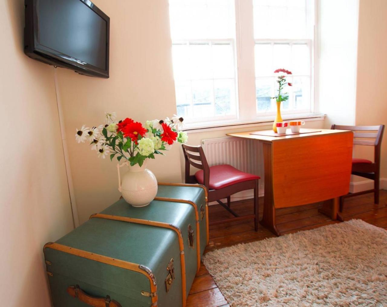אדינבורו Joivy Bright Flat With Workspace In New Town מראה חיצוני תמונה