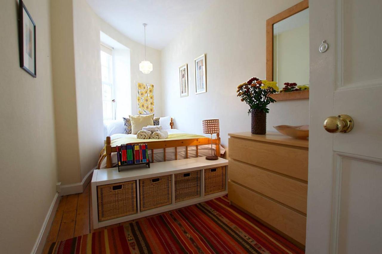 אדינבורו Joivy Bright Flat With Workspace In New Town מראה חיצוני תמונה